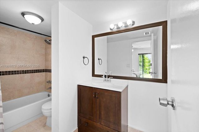 8350 Sands Point Blvd E303, Tamarac, FL 33321