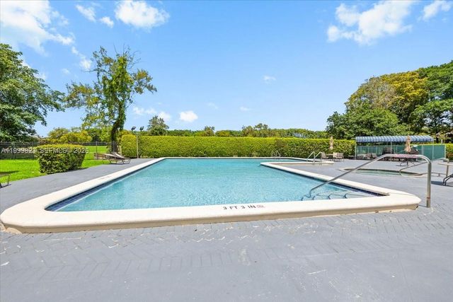 8350 Sands Point Blvd E303, Tamarac, FL 33321