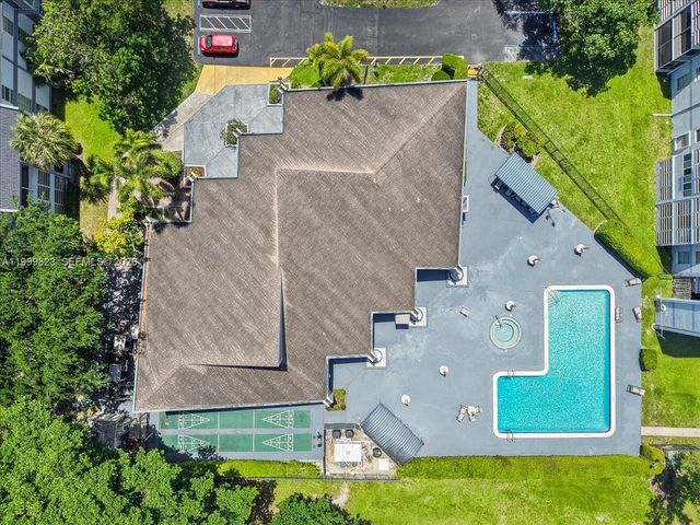 8350 Sands Point Blvd E303, Tamarac, FL 33321
