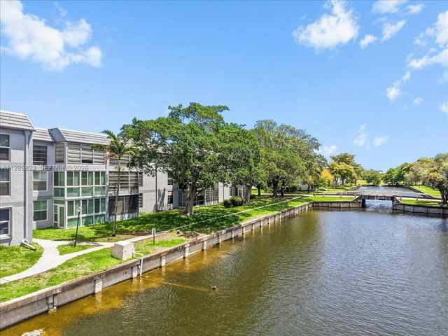 8350 Sands Point Blvd E303, Tamarac, FL 33321