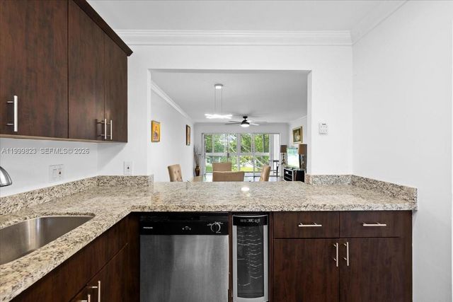 8350 Sands Point Blvd E303, Tamarac, FL 33321