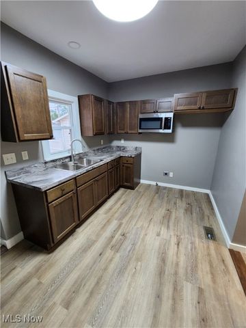 448 N 6th Street, Cambridge, OH 43725