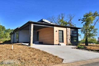 2310 Rock Gardens Drive Drive, Sevierville, TN 37876