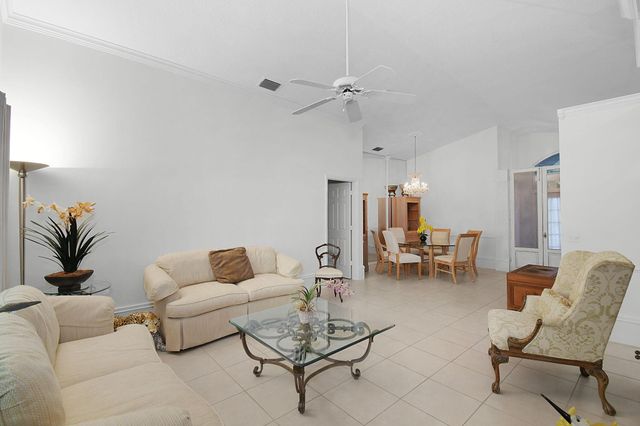 7151 SE Twin Oaks Cir, Stuart, FL 34997