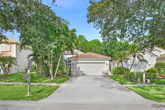 7151 SE Twin Oaks Cir, Stuart, FL 34997