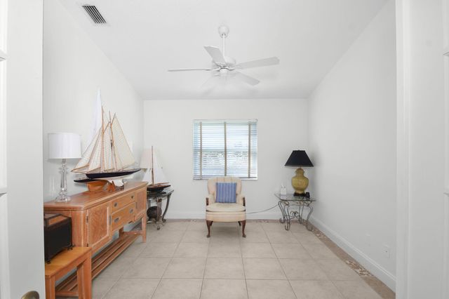 7151 SE Twin Oaks Cir, Stuart, FL 34997