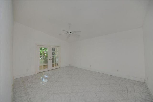 7151 SE Twin Oaks Cir, Stuart, FL 34997