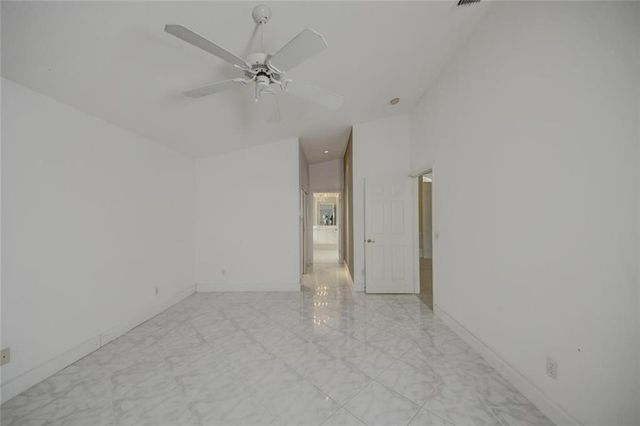7151 SE Twin Oaks Cir, Stuart, FL 34997