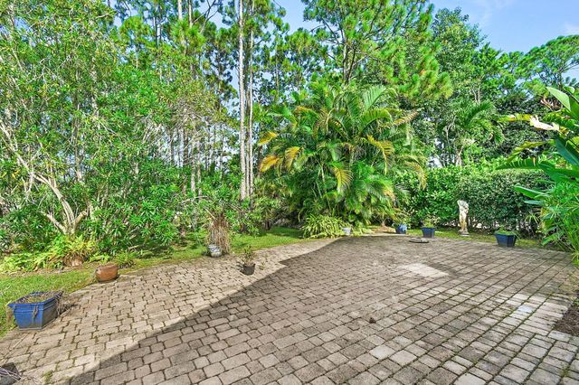 7151 SE Twin Oaks Cir, Stuart, FL 34997
