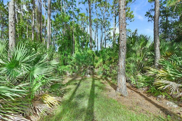 7151 SE Twin Oaks Cir, Stuart, FL 34997