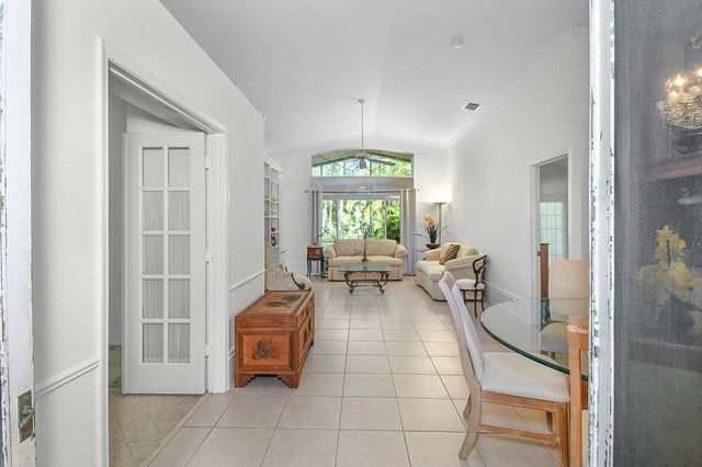 7151 SE Twin Oaks Cir, Stuart, FL 34997