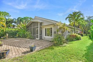 7151 SE Twin Oaks Cir, Stuart, FL 34997