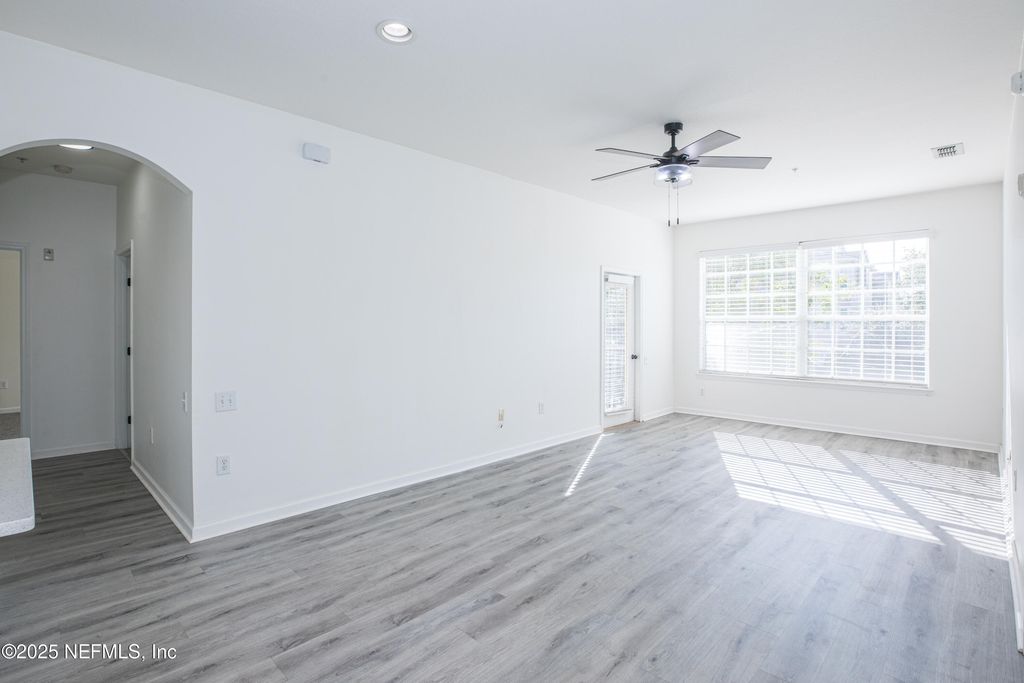 7990 BAYMEADOWS Road 625, Jacksonville, FL 32256