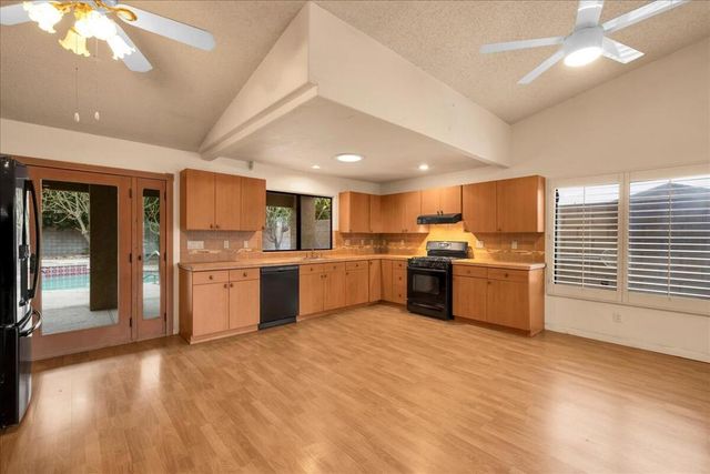 68220 Mccallum Way, Cathedral City, CA 92234