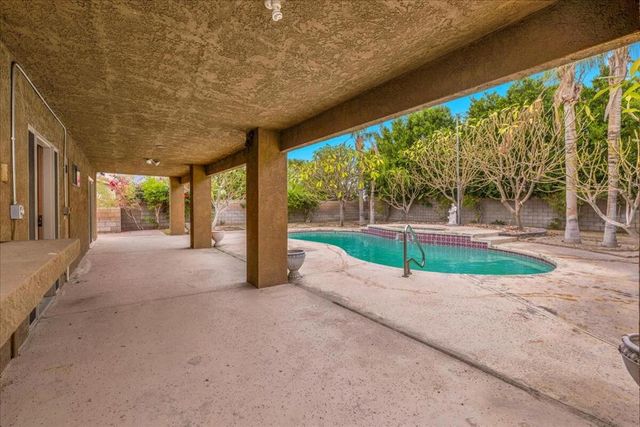 68220 Mccallum Way, Cathedral City, CA 92234