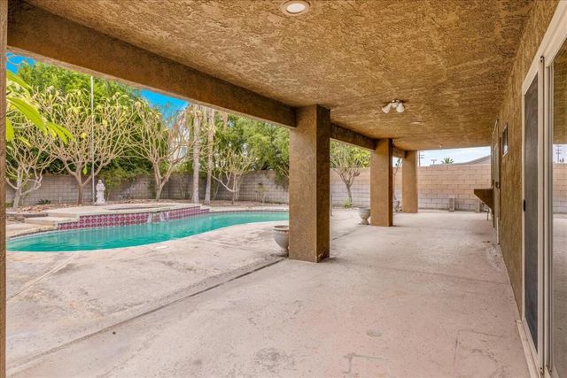 68220 Mccallum Way, Cathedral City, CA 92234