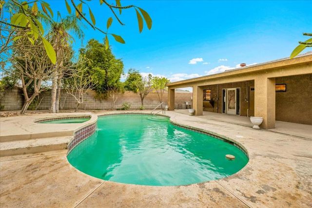 68220 Mccallum Way, Cathedral City, CA 92234