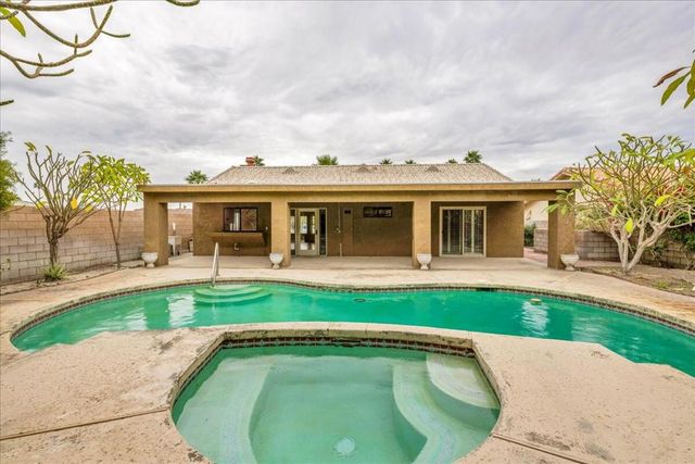 68220 Mccallum Way, Cathedral City, CA 92234