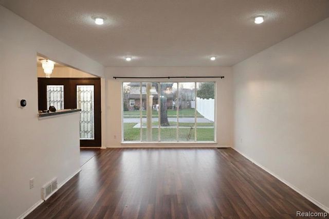 36368 Tulane Drive, Sterling Heights, MI 48312