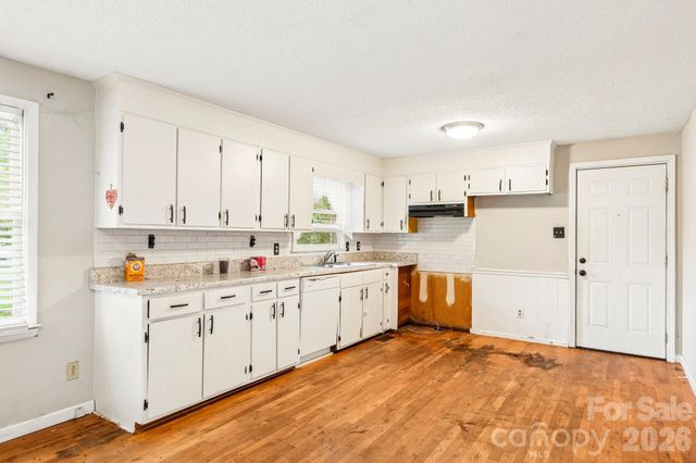 2130 23rd Street Place NE, Hickory, NC 28601