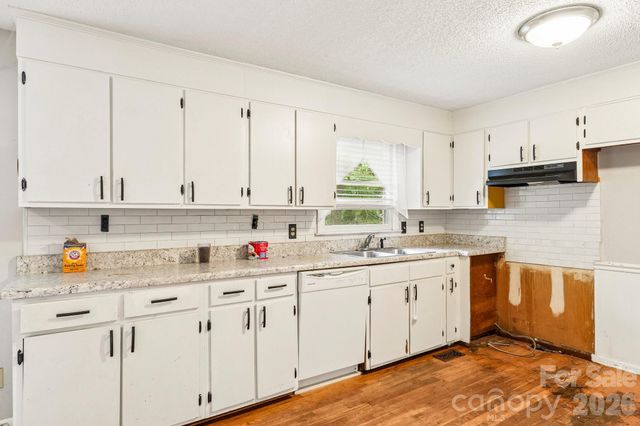 2130 23rd Street Place NE, Hickory, NC 28601