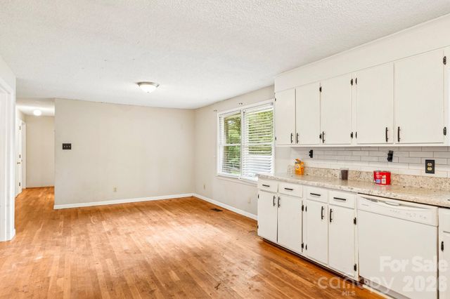 2130 23rd Street Place NE, Hickory, NC 28601