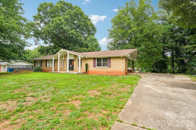 2130 23rd Street Place NE, Hickory, NC 28601