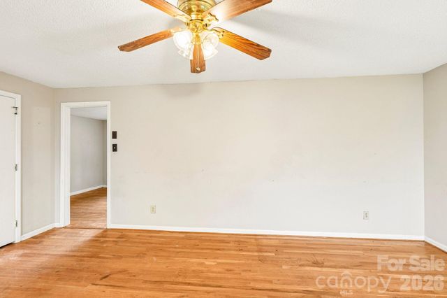 2130 23rd Street Place NE, Hickory, NC 28601