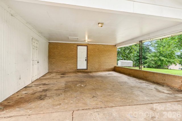 2130 23rd Street Place NE, Hickory, NC 28601