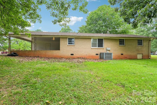 2130 23rd Street Place NE, Hickory, NC 28601
