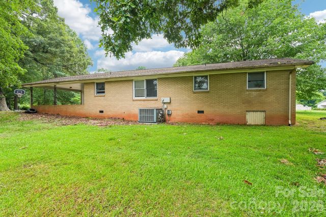 2130 23rd Street Place NE, Hickory, NC 28601