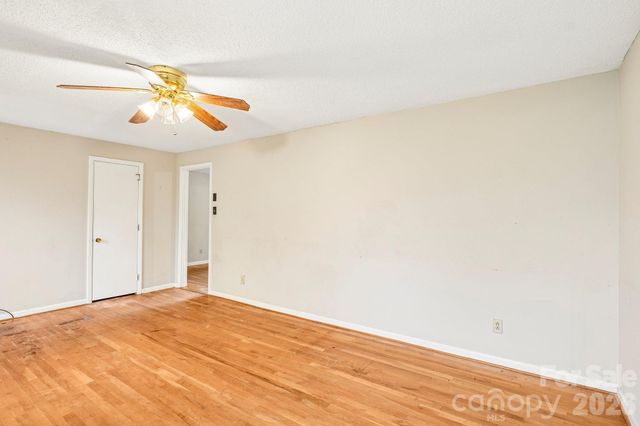 2130 23rd Street Place NE, Hickory, NC 28601
