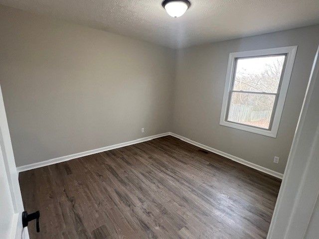 843 Cherokee Dr, New Johnsonville, TN 37134