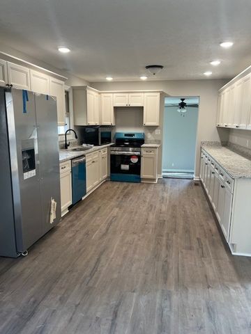 843 Cherokee Dr, New Johnsonville, TN 37134