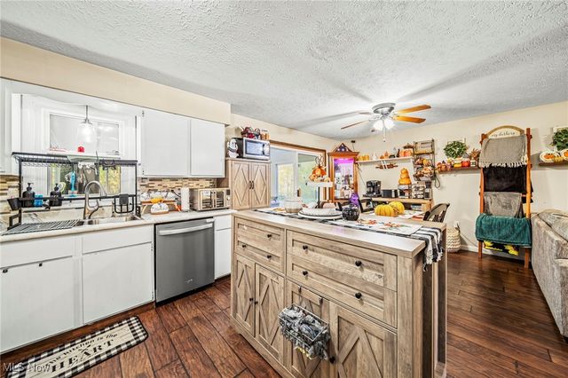 7435 Glenwood Road, Conneaut, OH 44030