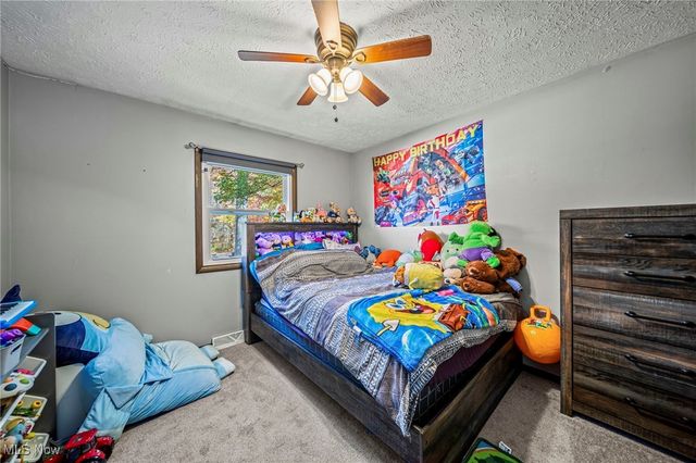 7435 Glenwood Road, Conneaut, OH 44030