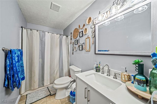 7435 Glenwood Road, Conneaut, OH 44030