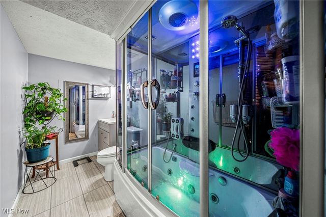 7435 Glenwood Road, Conneaut, OH 44030