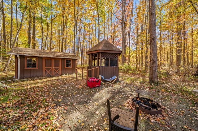 7435 Glenwood Road, Conneaut, OH 44030