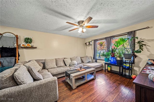 7435 Glenwood Road, Conneaut, OH 44030