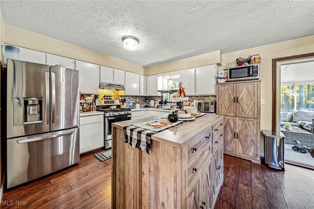 7435 Glenwood Road, Conneaut, OH 44030