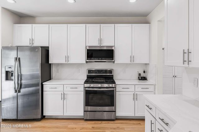 18 Mccormick Avenue N, Old Bridge, NJ 08857