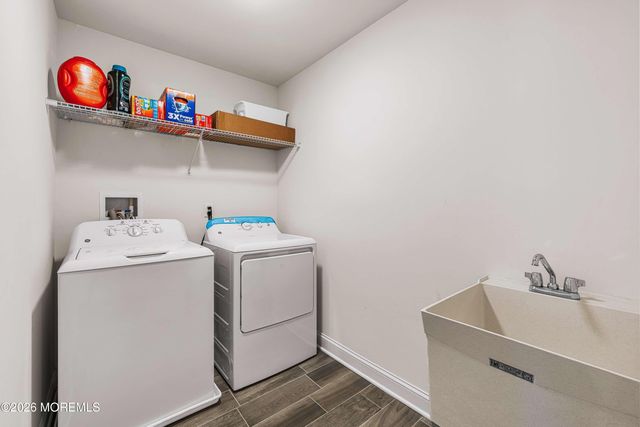 18 Mccormick Avenue N, Old Bridge, NJ 08857