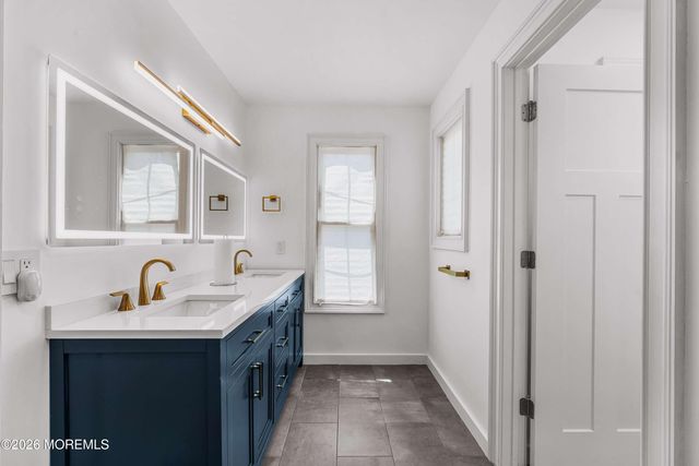 18 Mccormick Avenue N, Old Bridge, NJ 08857