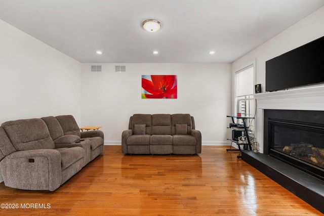 18 Mccormick Avenue N, Old Bridge, NJ 08857