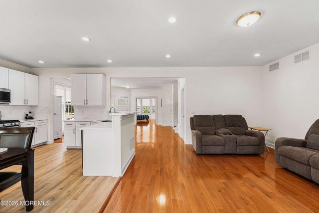 18 Mccormick Avenue N, Old Bridge, NJ 08857