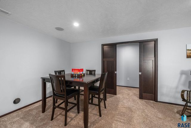 4205 W 77th St, Sioux Falls, SD 57108