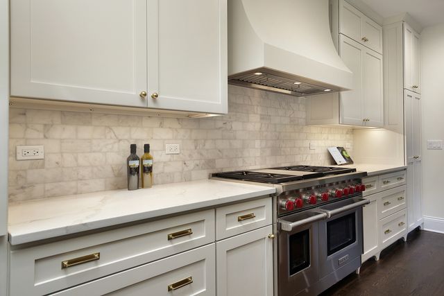 1060 Cedar Lane, Northbrook, IL 60062