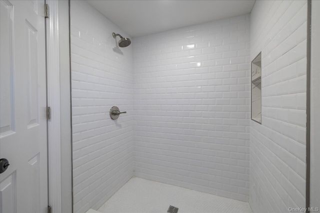 62 Alhambra Road, Baldwin, NY 11510