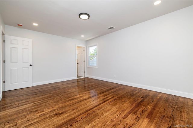 62 Alhambra Road, Baldwin, NY 11510